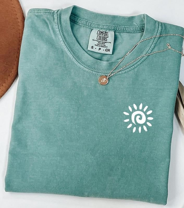 Comfort Colors Summer T-Shirt, Cute Beach TShirt, Vacation Tee for Women, Aesthetic T-Shirt, Trendy Summer Clothes, Travel T-Shirt Gift