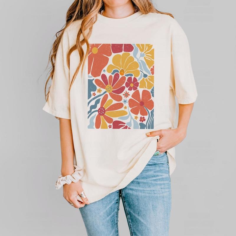 Retro Flower Comfort Colors Shirt, Colorful Retro Flowers Tee, Groovy Floral Tee, Perfect Spring Tee, Colorful Summer Tee, Flowers Shirt, Plant Gardener Shirt, Women Summer T-Shirt, Botanical Tee, Floral Women Top Casual Womenswear